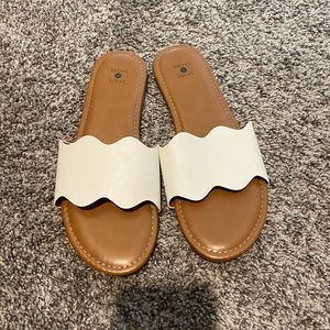 Shade & Shore White Sandals